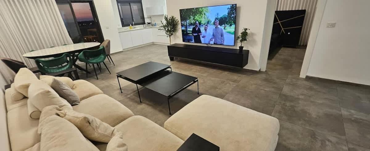 Qiryat Ata Stunning And Spacious In Kiryat Ata מראה חיצוני תמונה