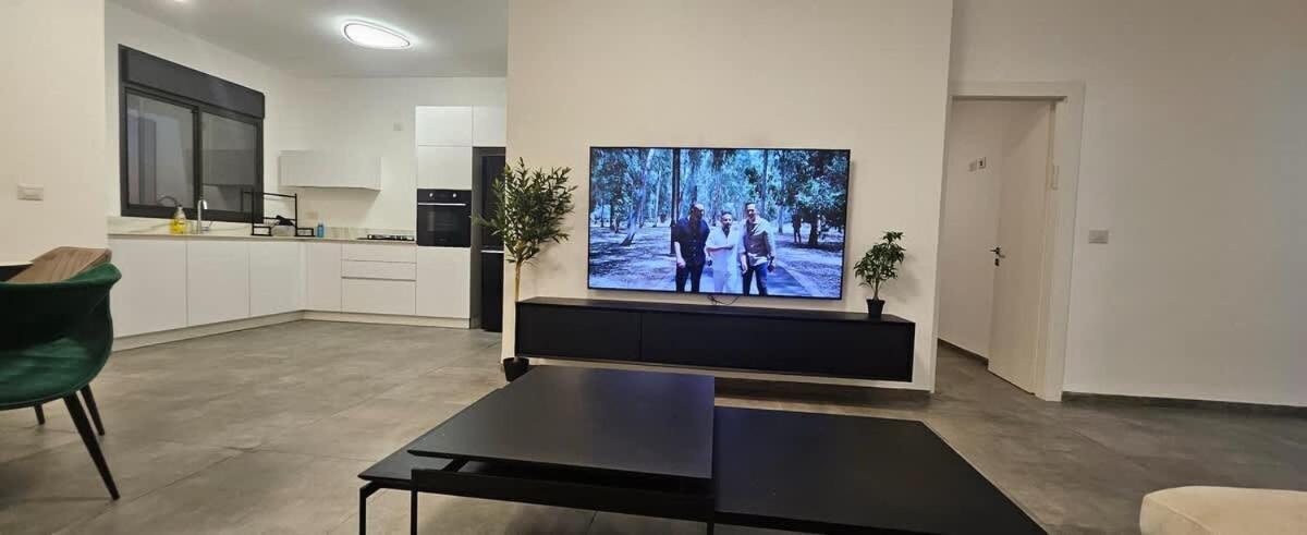 Qiryat Ata Stunning And Spacious In Kiryat Ata מראה חיצוני תמונה